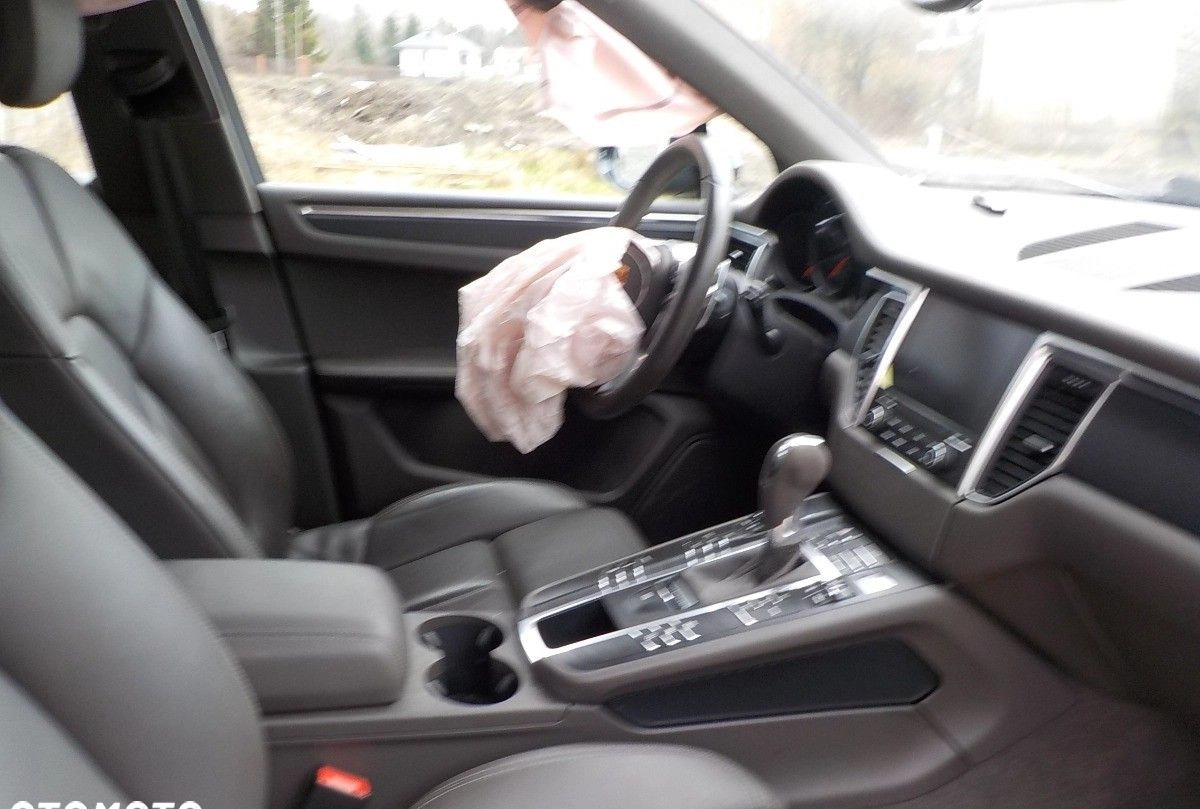 Porsche Macan cena 86900 przebieg: 104563, rok produkcji 2017 z Ożarów Mazowiecki małe 631